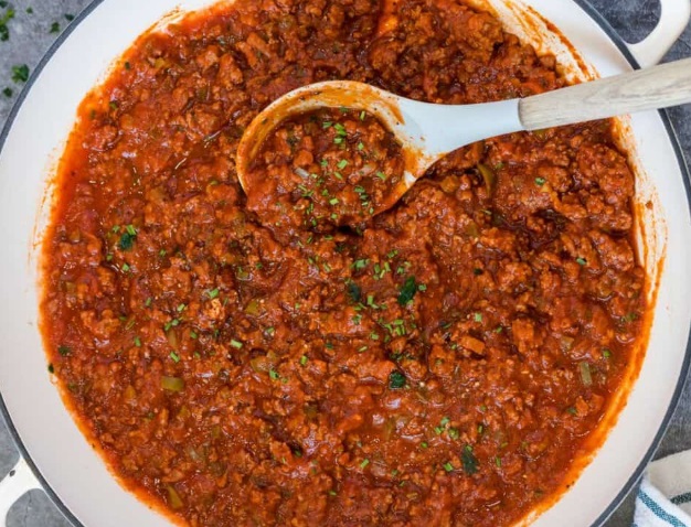 Sloppy Joes In Tigaie cu Suc De Rosii gatit